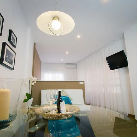 Holidays2malaga Malagueta Appartamento *